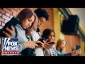 'DIGITAL DETOX': Why young Americans are ditching smartphones
